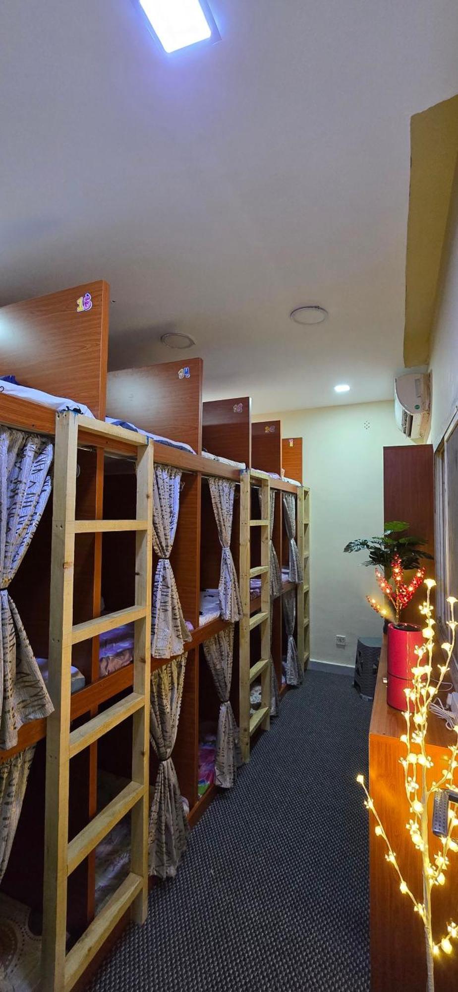 Alharaki Capsule Bed and Breakfast Dubái Exterior foto